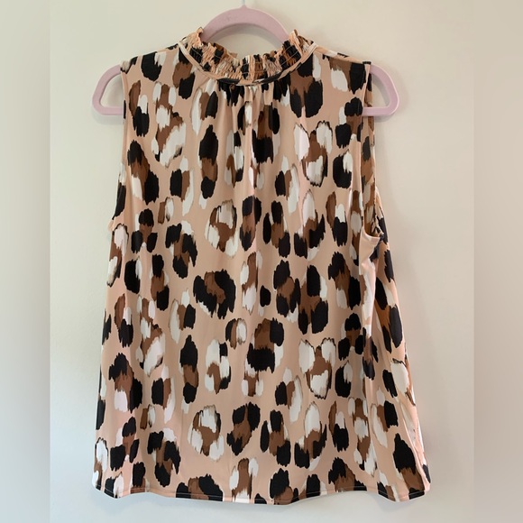 NWT Ann Taylor animal print sleeveless top/shell. - Picture 2 of 6